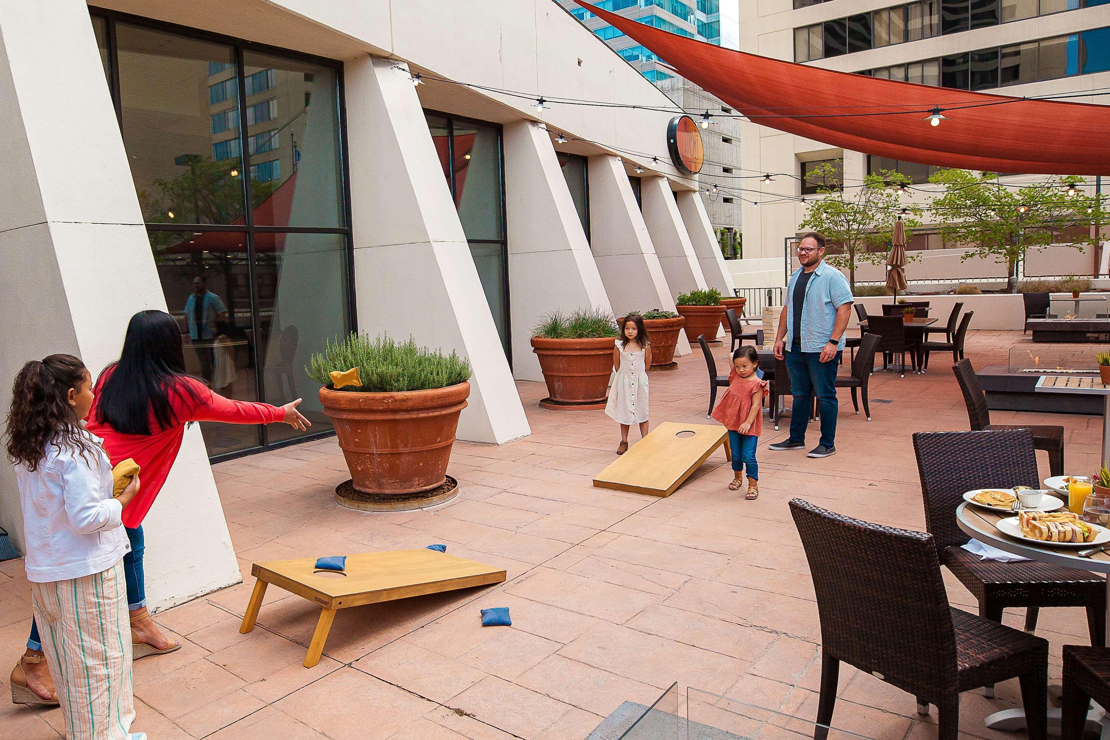 Hilton Salt Lake City Center Hotel Exterior photo